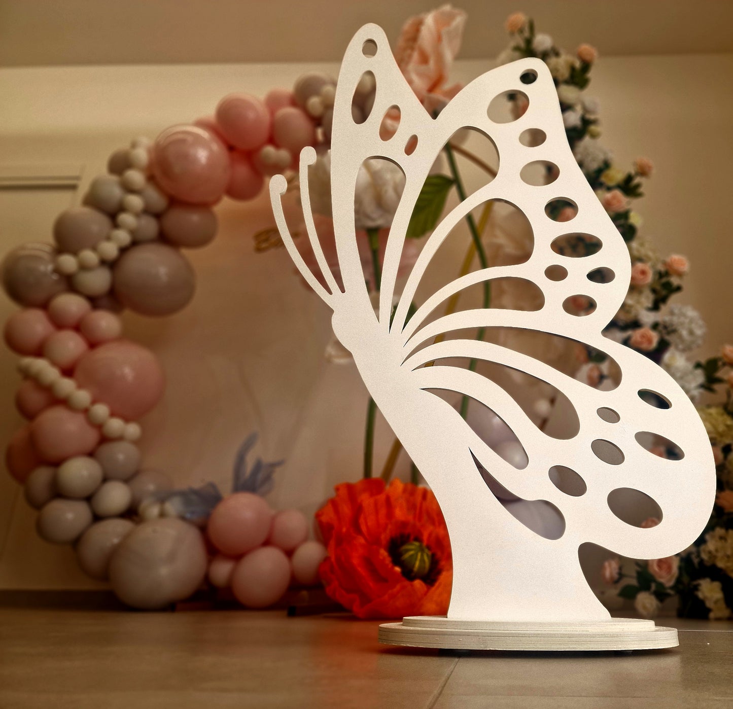 Farfalla da 1 Metro | Struttura per Allestimenti Party, Sagoma in Legno spessore 8mm con Solida Base | Backdrop per Scenografie e Weddind