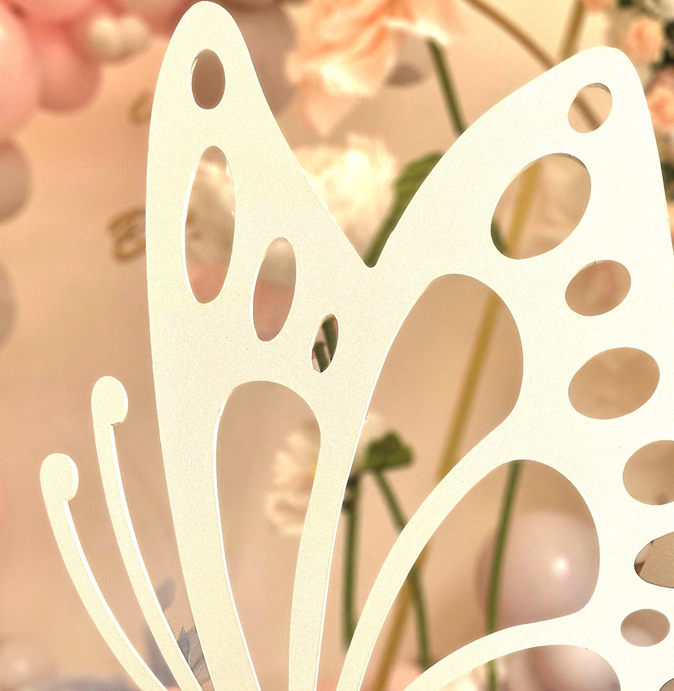 Farfalla da 1 Metro | Struttura per Allestimenti Party, Sagoma in Legno spessore 8mm con Solida Base | Backdrop per Scenografie e Weddind