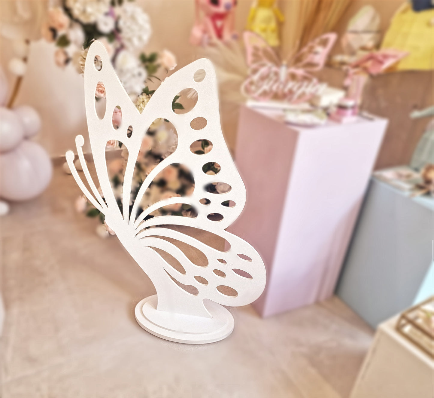 Farfalla da 1 Metro | Struttura per Allestimenti Party, Sagoma in Legno spessore 8mm con Solida Base | Backdrop per Scenografie e Weddind