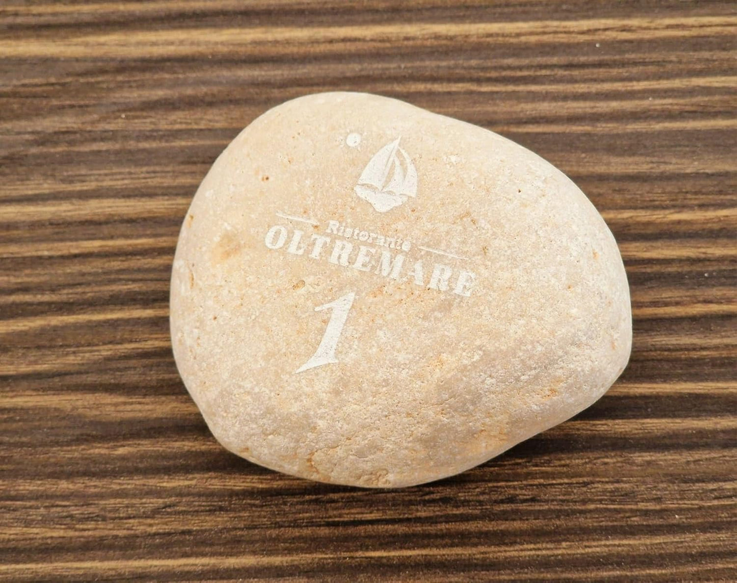 Segnatavoli in Pietra Naturale, Diametro 7-10 cm, Grigio-Rosa, Personalizzabili